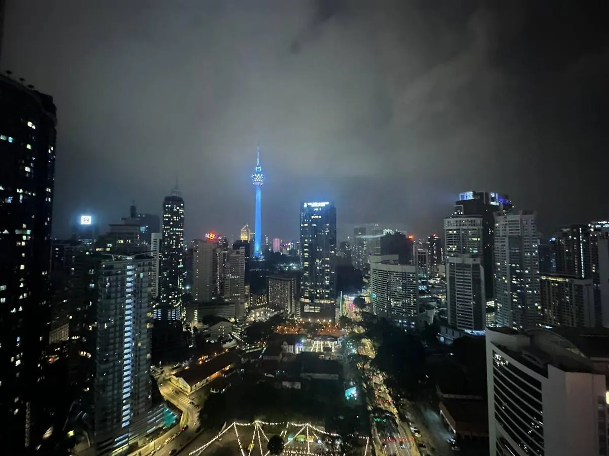 Two Bedroom Apartment Klcc With Rooftop Pool And City View Kuala Lumpur 0*,  Malezja