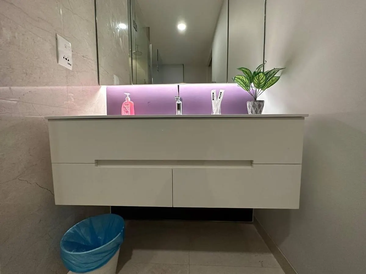 Two Bedroom Apartment Klcc With Rooftop Pool And City View Kuala Lumpur