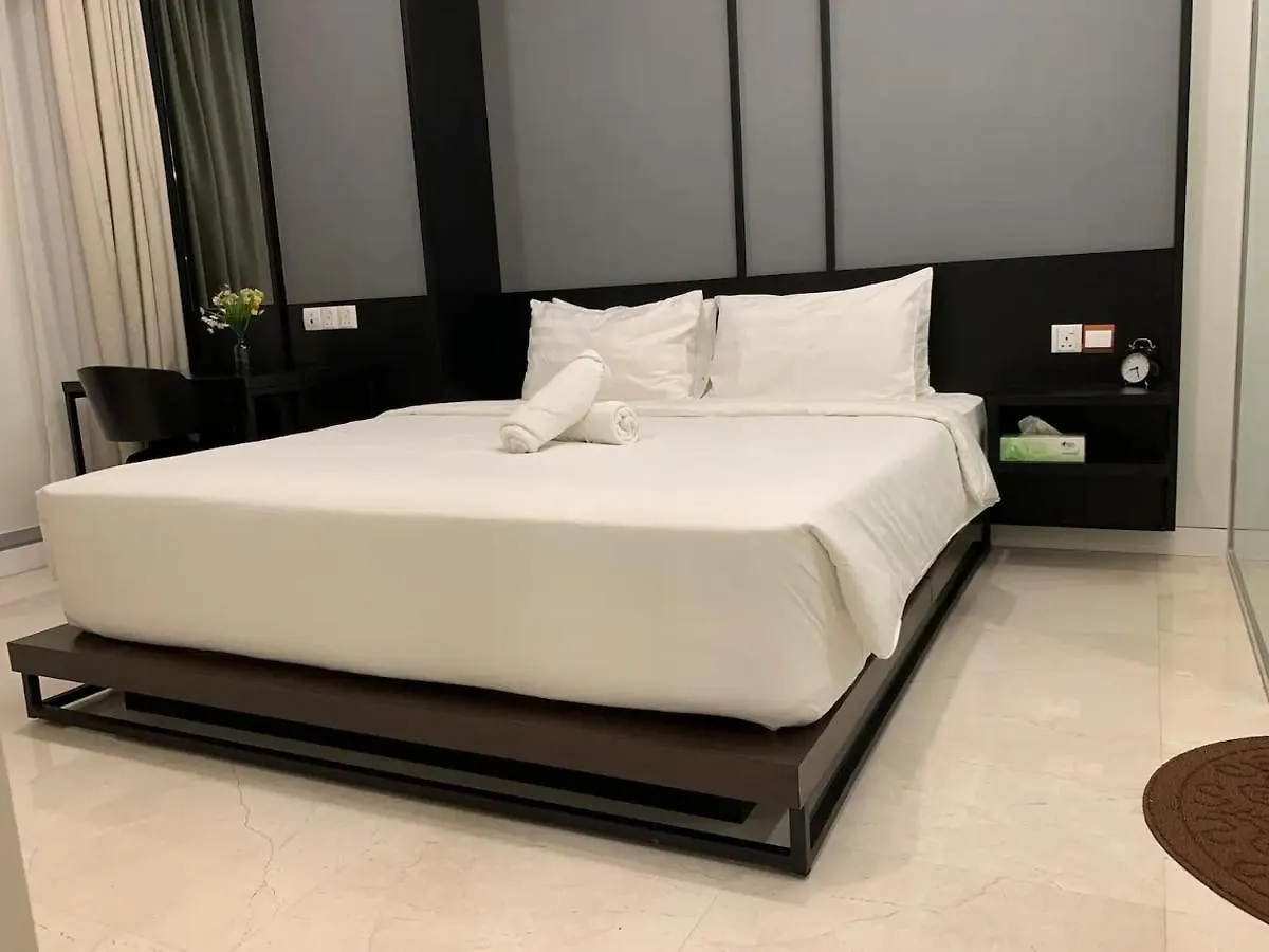Two Bedroom Apartment Klcc With Rooftop Pool And City View Kuala Lumpur