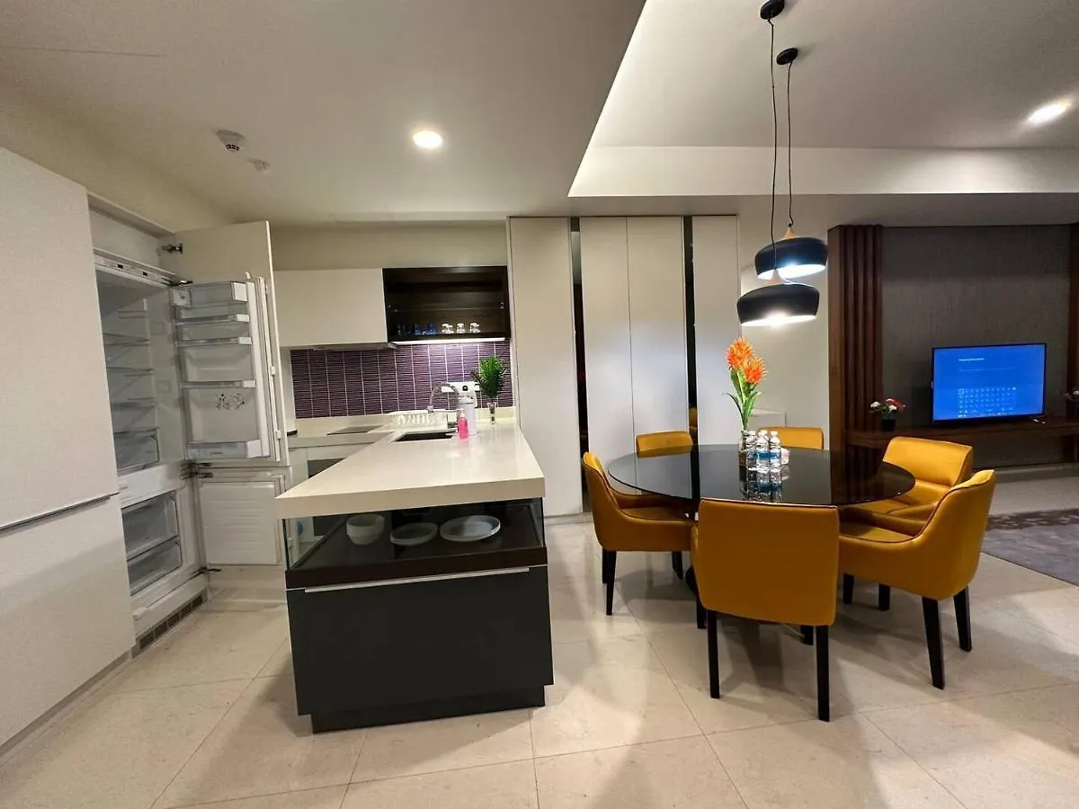 Two Bedroom Apartment Klcc With Rooftop Pool And City View Kuala Lumpur