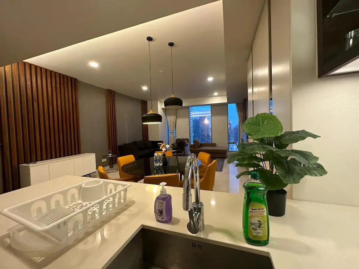 Two Bedroom Apartment Klcc With Rooftop Pool And City View Kuala Lumpur 0*,  Malezja