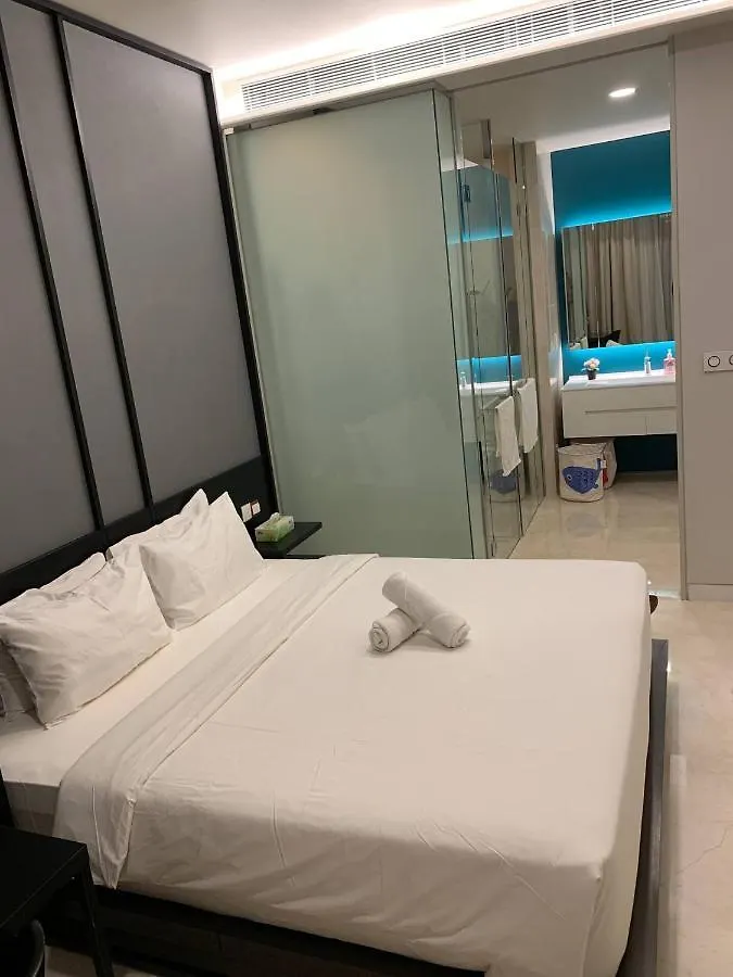 Two Bedroom Apartment Klcc With Rooftop Pool And City View Kuala Lumpur