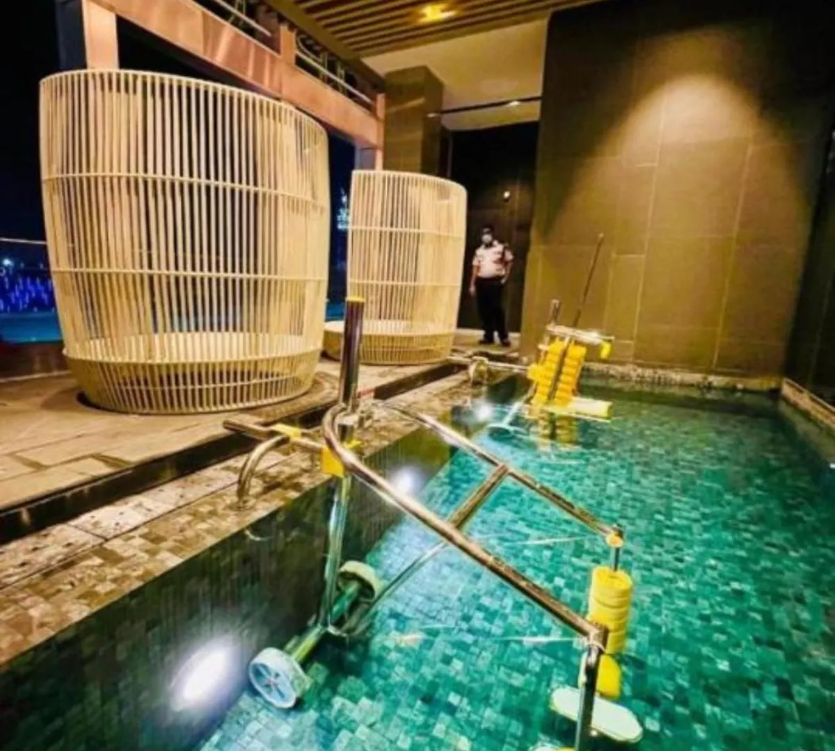 Two Bedroom Apartment Klcc With Rooftop Pool And City View Kuala Lumpur